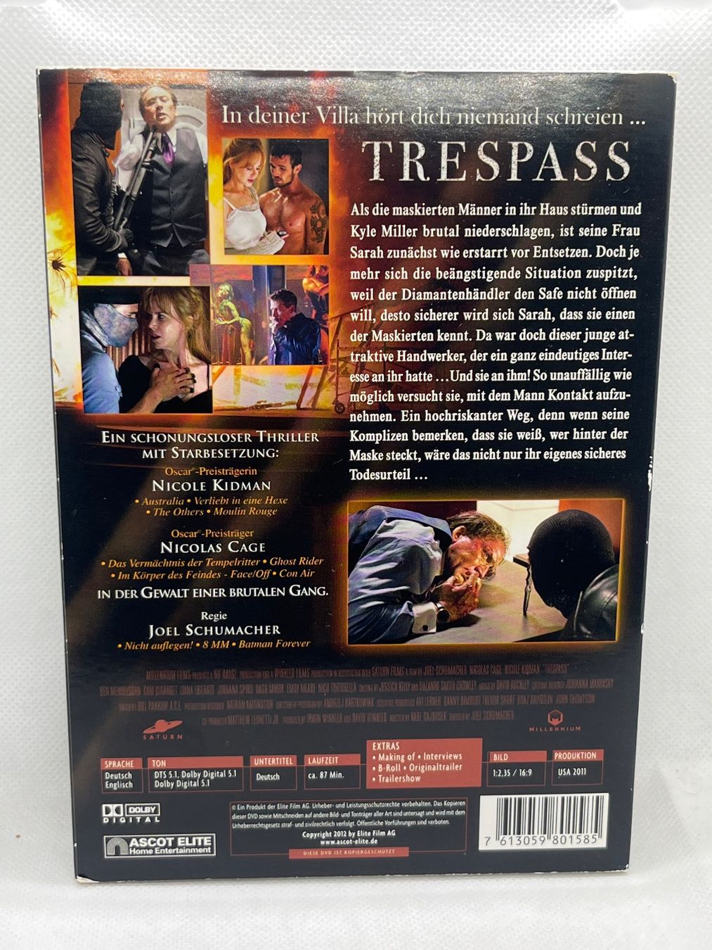 Tutti i DVDs: DVD Trespass – Flieh vor dem Terror oder bekämpfe ihn mit Ni – Usato da Hinterkappelen venduto da Kim1992 1