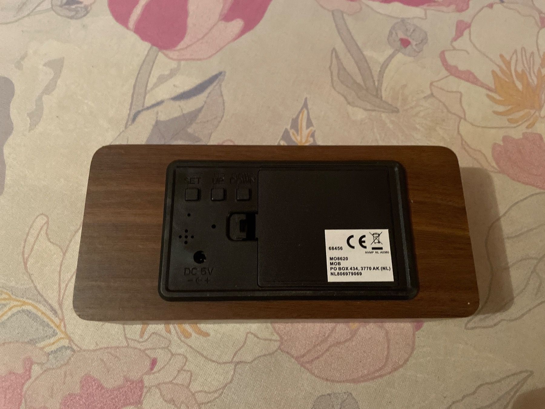 Sveglie: Neu Wecker Holz Effekt mit LED Anzeige – Nuovo (secondo la descrizione) da Bergdietikon venduto da antovale 1