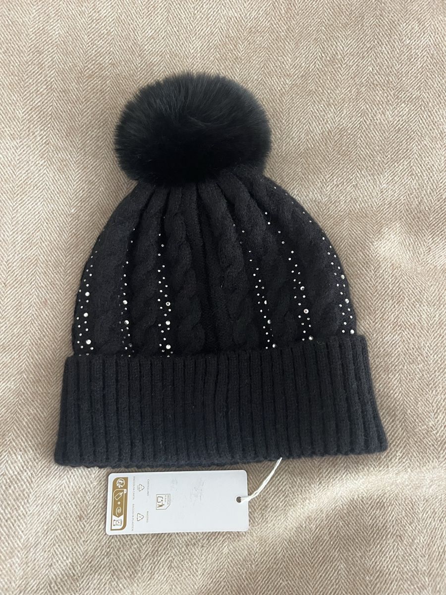 Guess Copricapi, berretti & cappellini: Bonnet Guess noir – Nuovo e nell'imballaggio originale da Neuchâtel venduto da Ariane_vn00 1