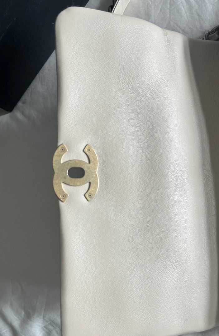 Chanel Taschen für Damen: Chanel 19 Small Creme Leder Top Zustand – Neu (gemäss Beschreibung) aus Bassersdorf von habibi06 2