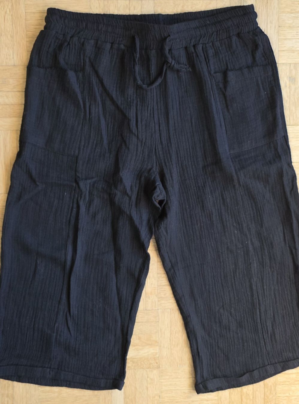 Hosen: Pantalon /short noir XL fluide été – Gebraucht aus Yverdon-les-Bains von van_dq65 7