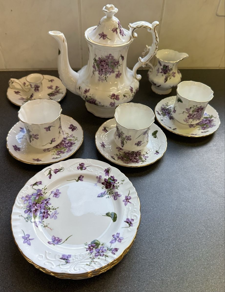 Set di piatti: Hammersley Victorian Violets Bone China Kaffeeservice Englan – Usato da Wald ZH venduto da bestwatchussr