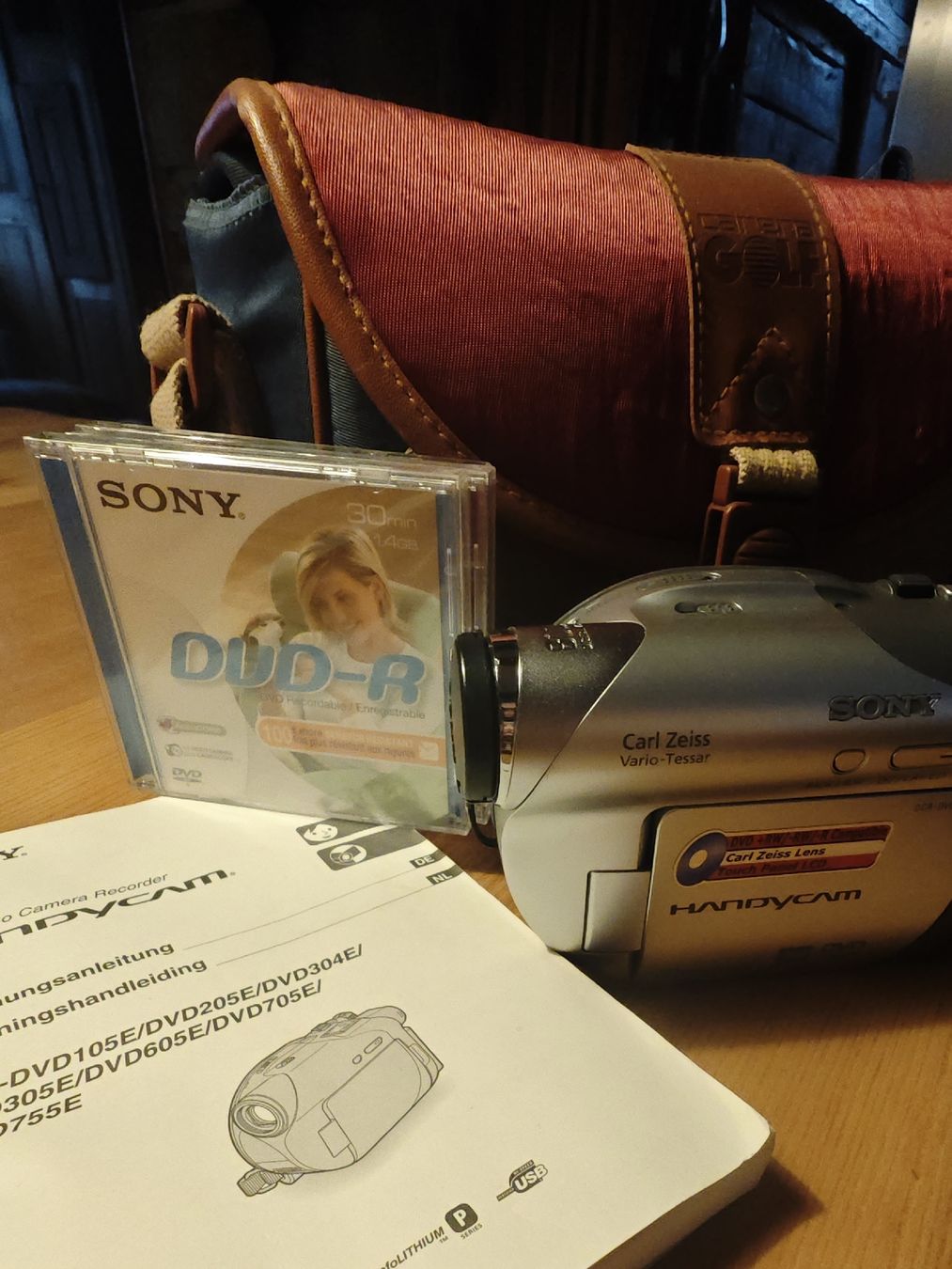Sony Videocamere: Camcorder von Sony an Bastler – Usato da Engwang venduto da mumbi88 1