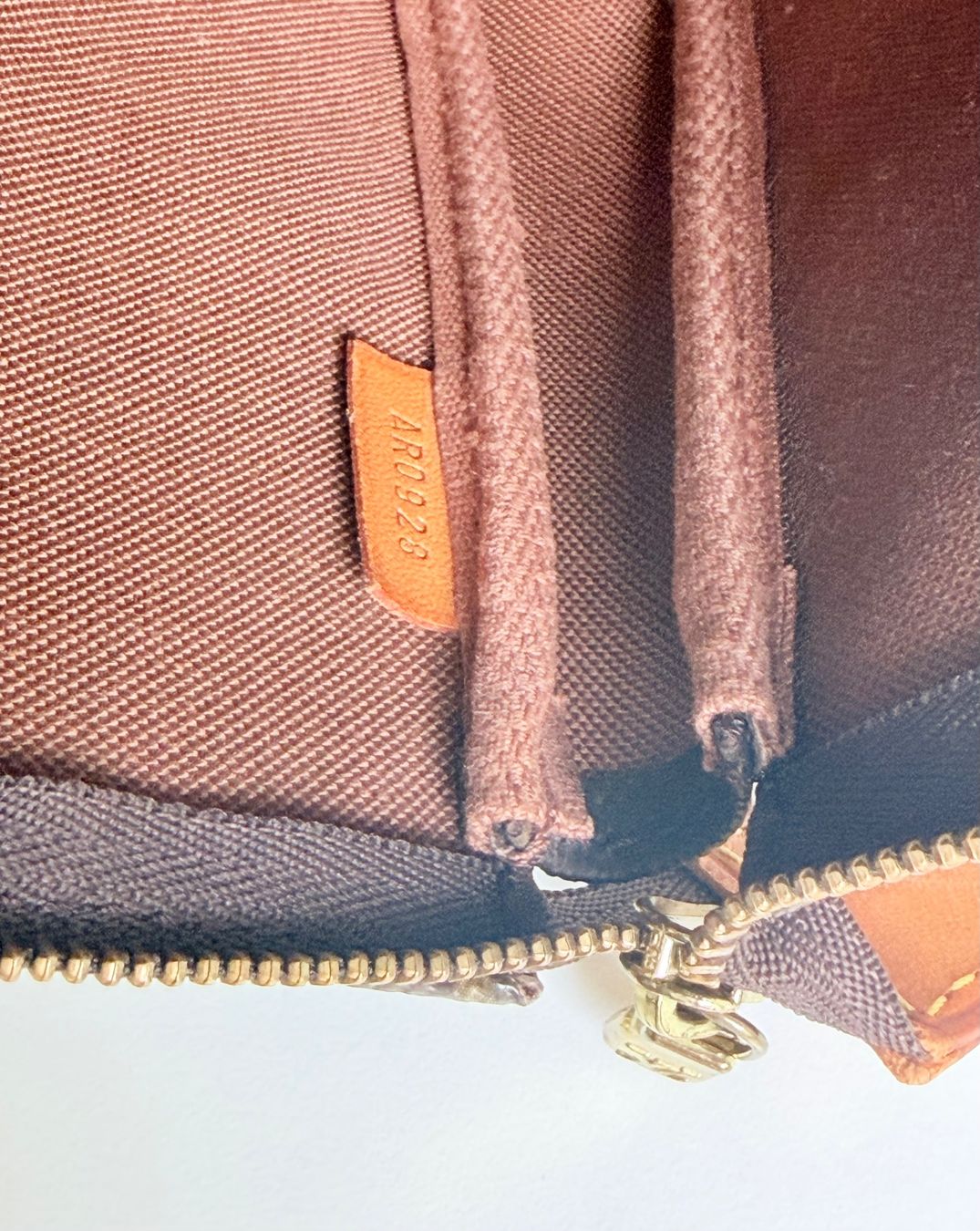 Louis Vuitton Borse da donna: Louis Vuitton Pochette Accessoires – Usato da Reinach AG venduto da gab_8s7m 6