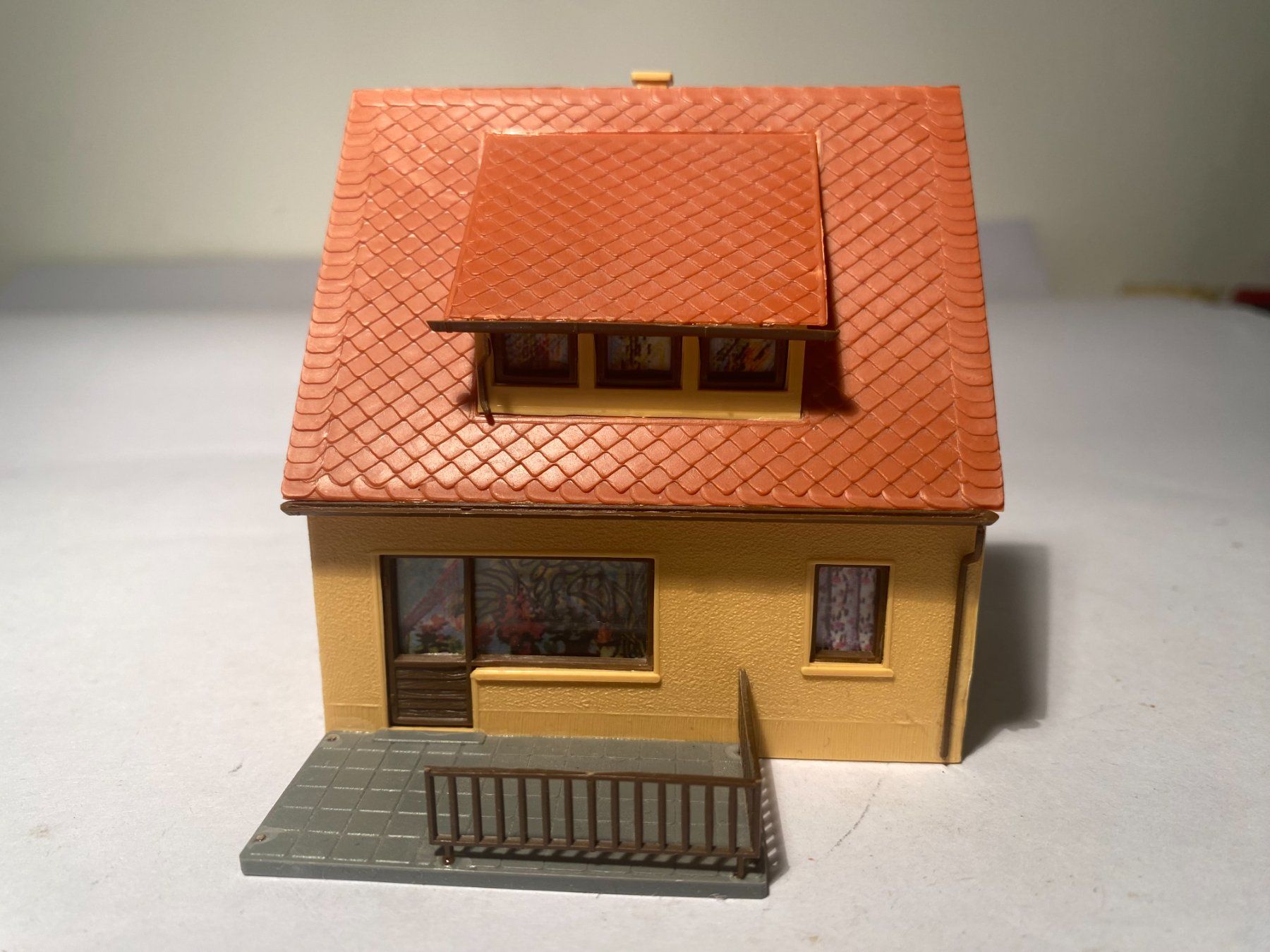 Modelleisenbahnen: Einfamilienhaus Spur H0 – Gebraucht aus Buchrain von Modellbahn11 1