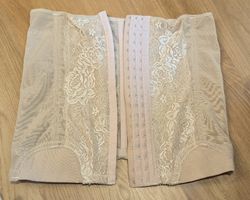 Taillenformer mit Spitze beige Hakenverschluss Shapeware 