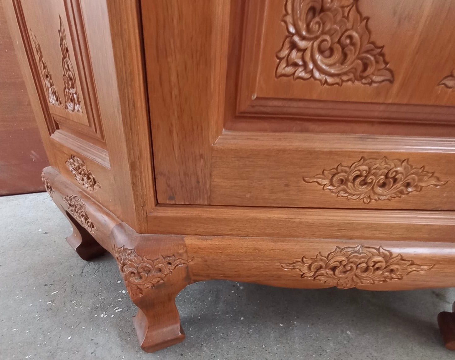 Vitrinen: Eckschrank ( Thailand) Massgefertigt – Gebraucht aus Arbon von Umay1 5