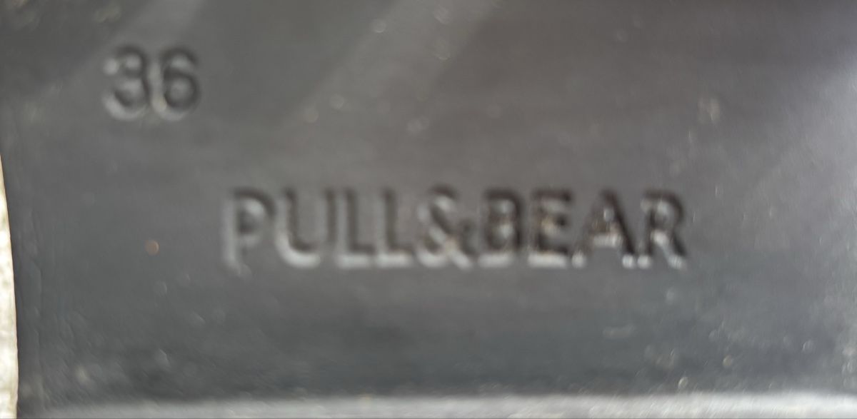 Chaussures femmes: Neuwertige Pull & Bears Boots Gr.36 – D'occasion à Luzern par sumsili 2