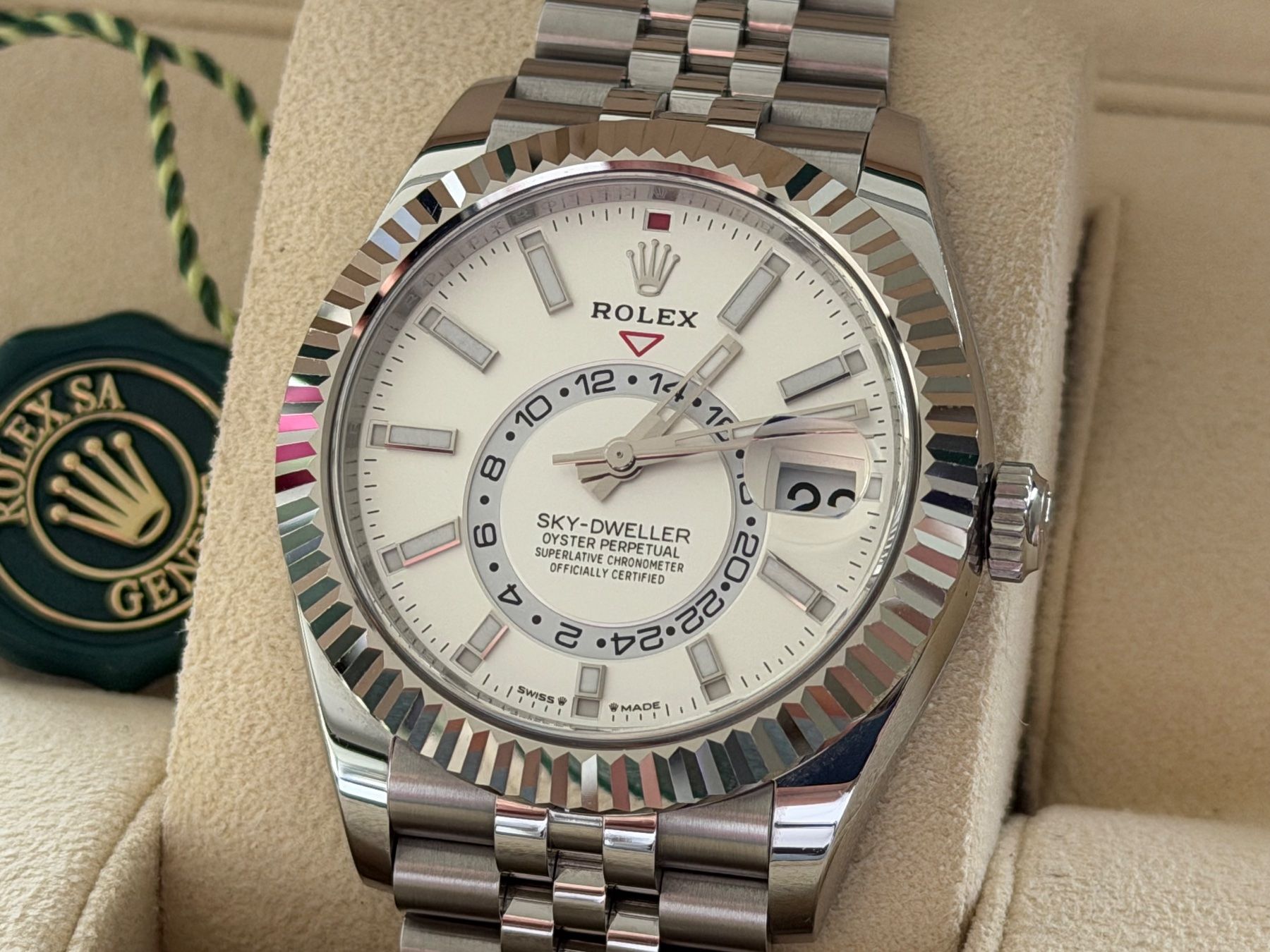 Rolex Orologi: Rolex SkyDweller white Dial new Reference Nr. Jubilee – Usato da Aarau venduto da trader1000