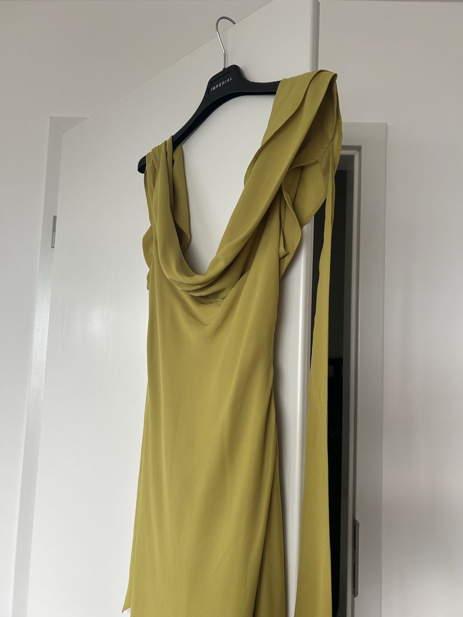 Asos Kleider: Robe longue vert olive – Neu und originalverpackt aus Neuchâtel von EllenB 1
