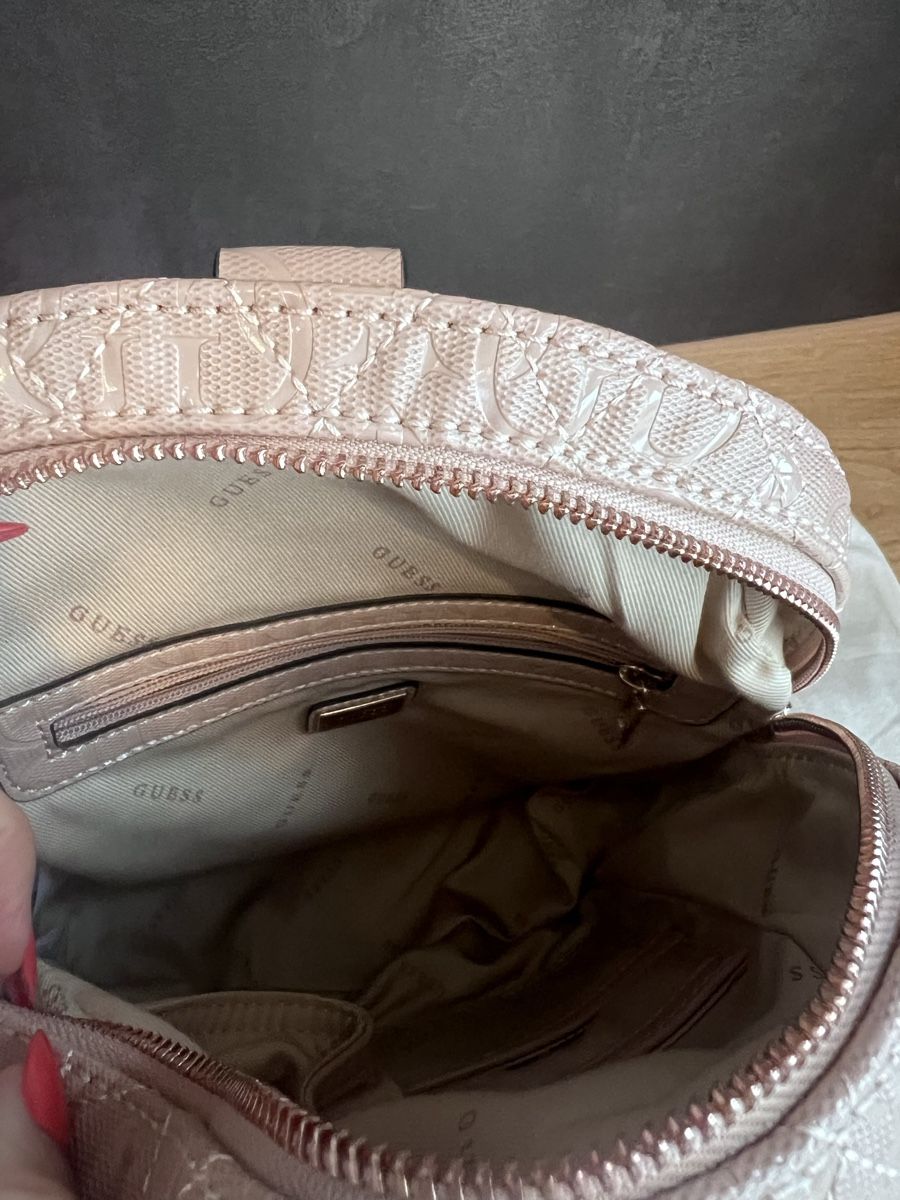 Guess Rucksäcke: Rucksack Guess rosa Steppoptik neuwertig – Neu (gemäss Beschreibung) aus Herbligen von nic_q8yn 2