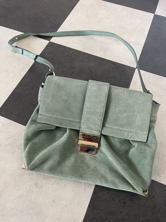 Zara Basic Bag - Umhängetasche in trendigem Grün!