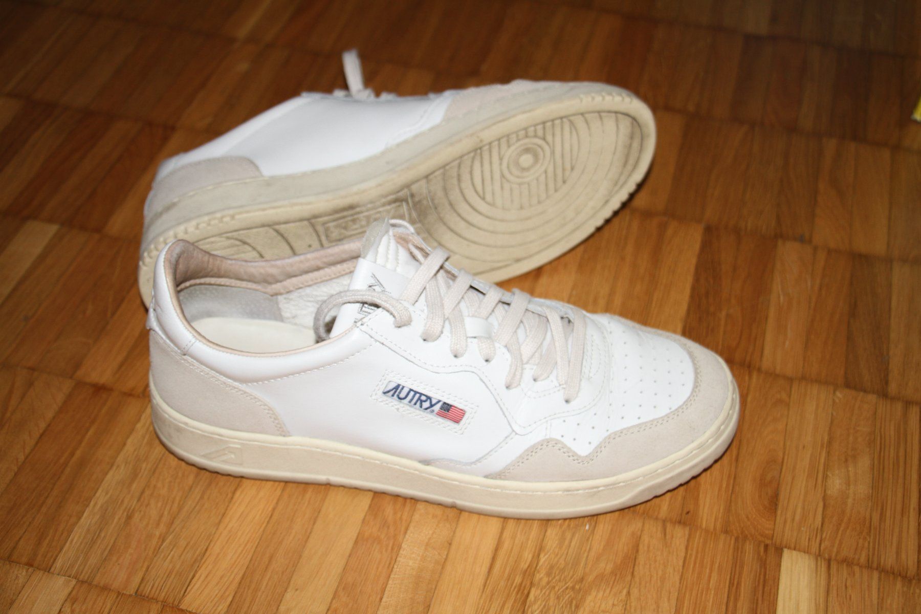 Autry Scarpe da uomo: Sneakers Autry weiss beige Grösse 46 – Usato da Luzern venduto da strufa
