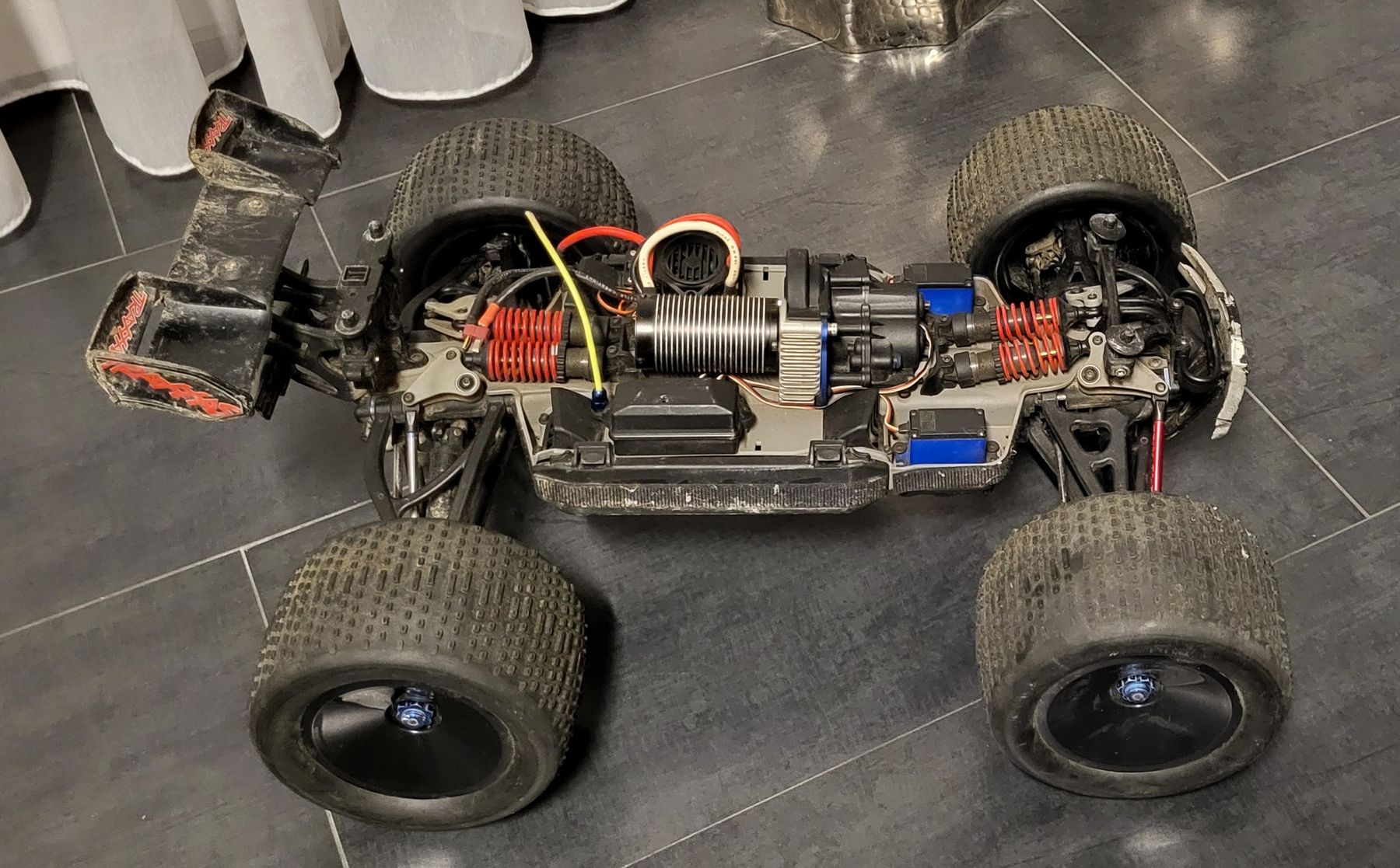 Traxxas RC Modellbau: TRAXXAS E-REVO zu verkaufen – Gebraucht aus islikon von mir_8cbw 3