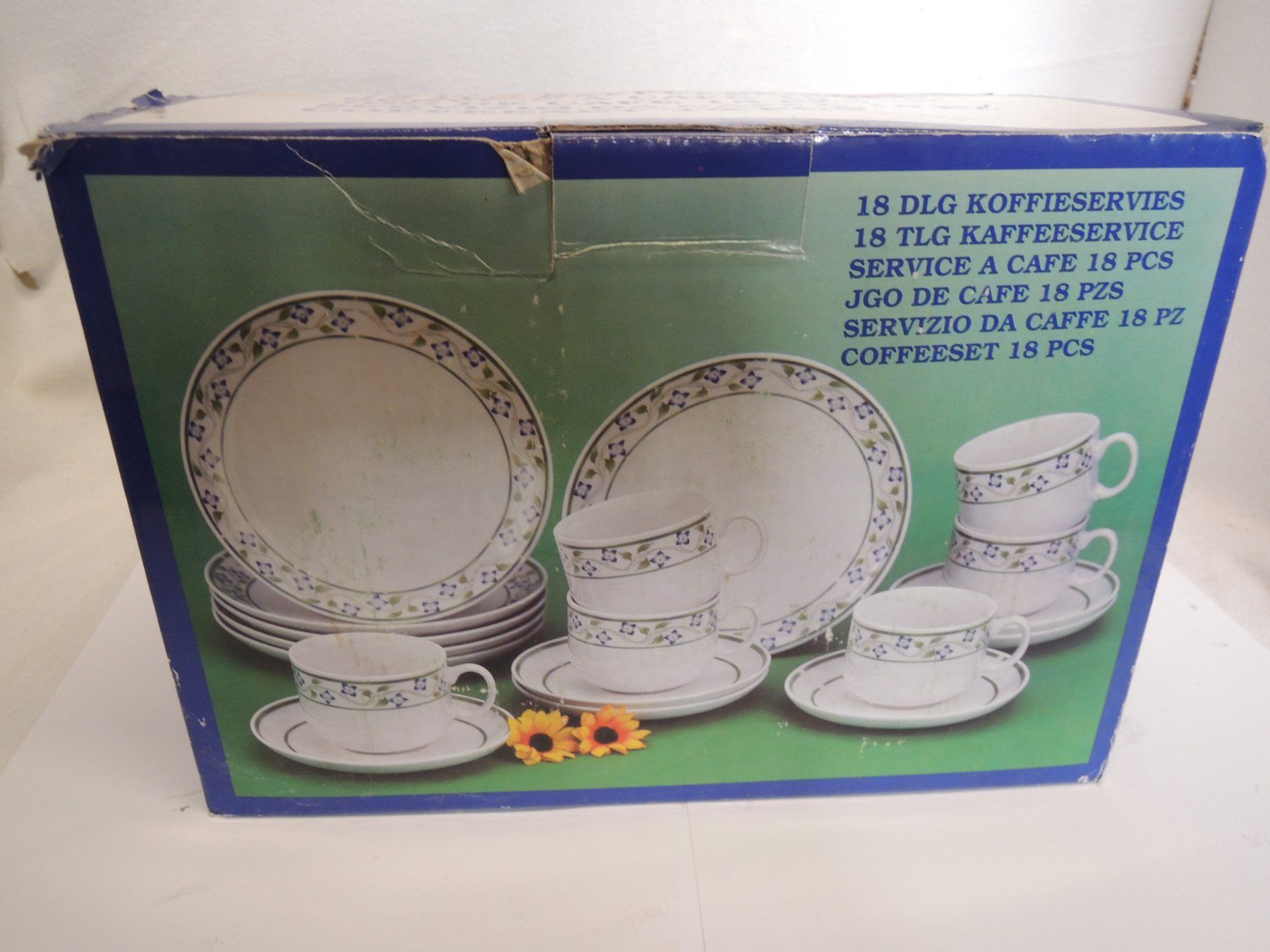 Set di piatti: 18-teiliges Kaffeeservice mit Blumenmuster, Top NEU – Nuovo e nell'imballaggio originale da Uznach venduto da rut_xrx5 1