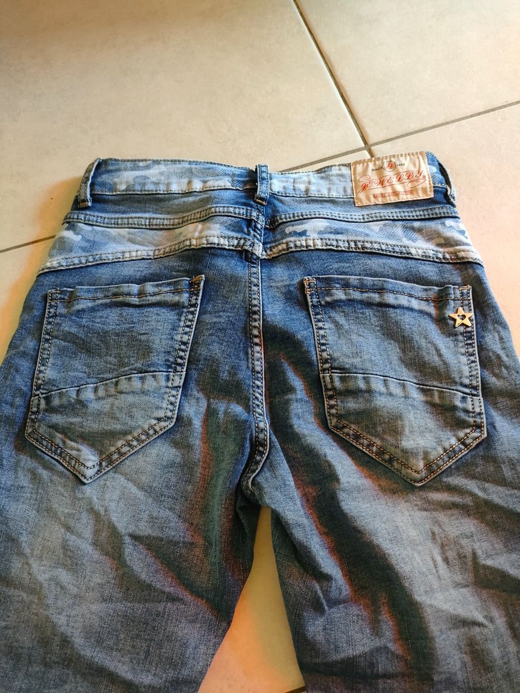 Jeans: Jeans Gr.xs/34 NEU!!! – Neuf avec emballage d'origine à Adelboden par Lammhult 4
