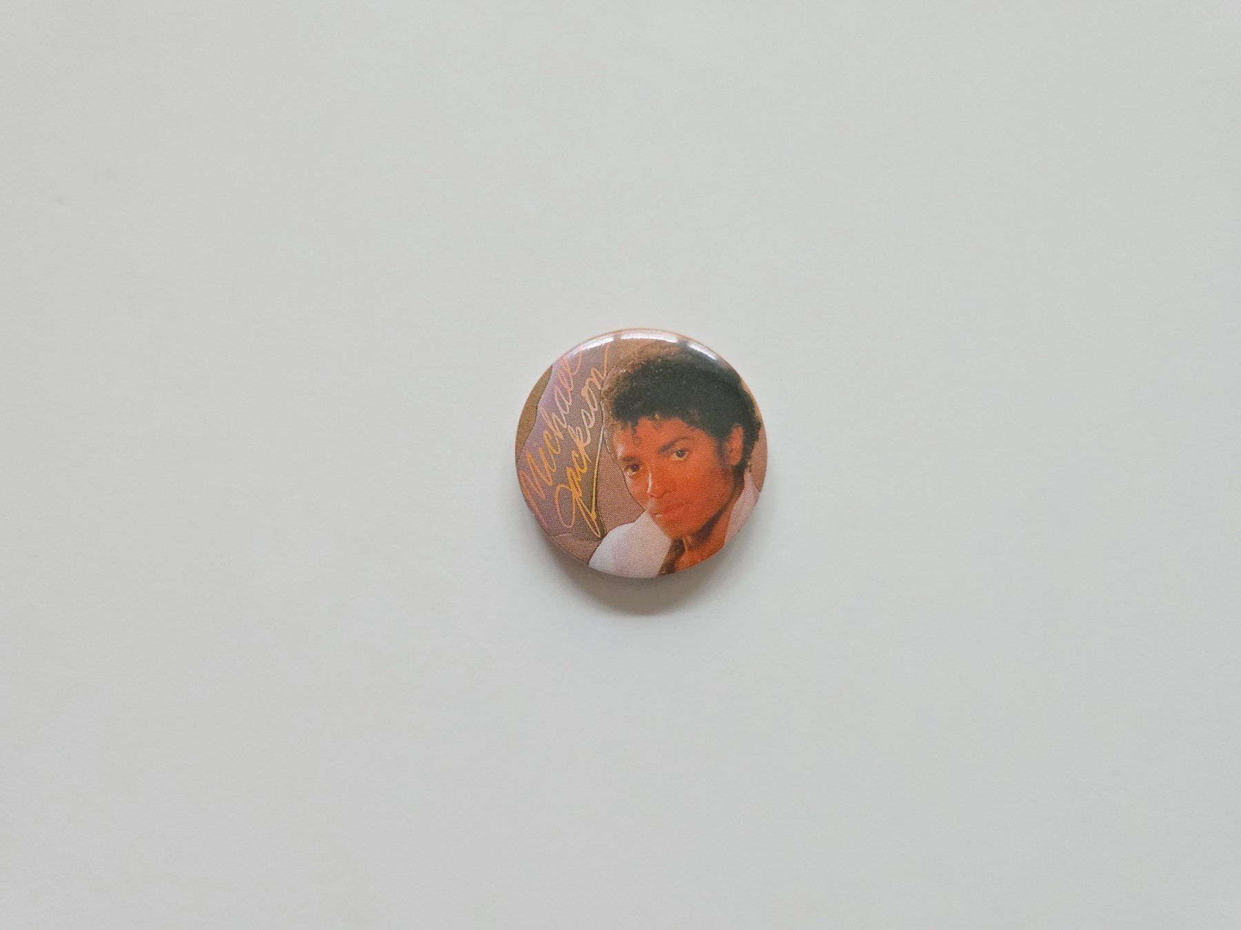 Placchette & Badge: Alter Pin Michael Jackson – Usato da Dättlikon venduto da Wundertuete_