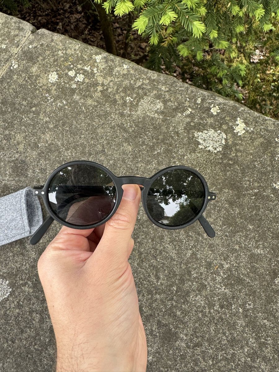 Izipizi Occhiali & Lenti: IZIPIZI Paris Round Sunglasses Black – Usato da Effretikon venduto da rus_2l2p 1
