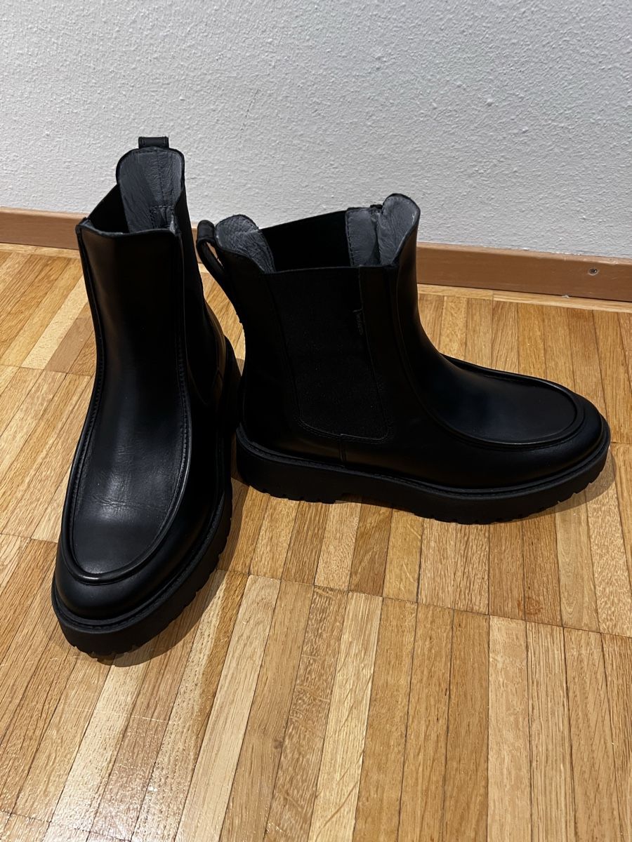 Scarpe da donna: Schwarze Leder Boots NeroGiardini – Nuovo e nell'imballaggio originale da Brüttisellen venduto da vpavlidis 2