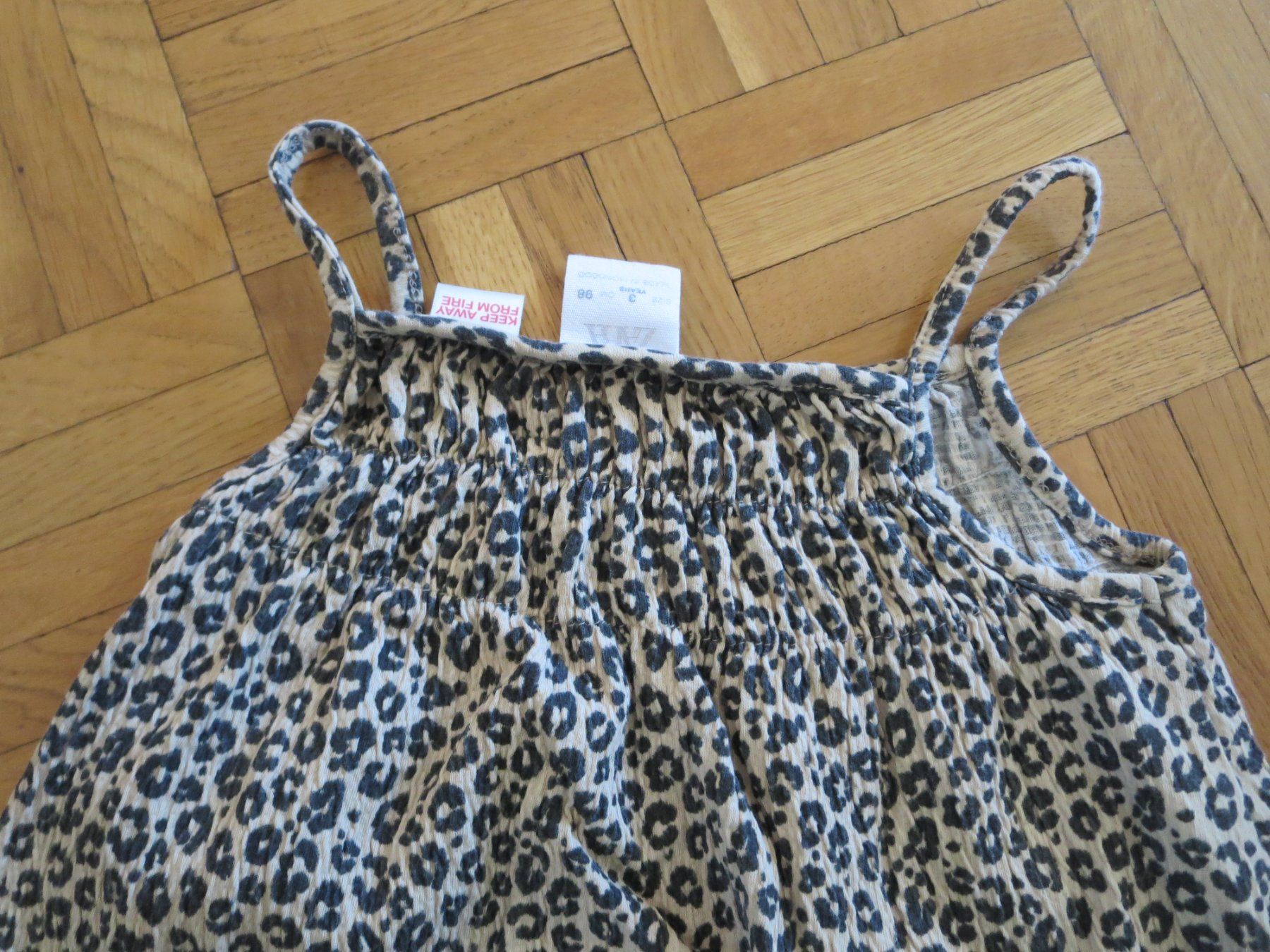 Lotti & Set di vestiti: 2 Mädchen Strand-Kleider /Gr. 3 Jahre – Usato da Wallisellen venduto da Arvenstube 2