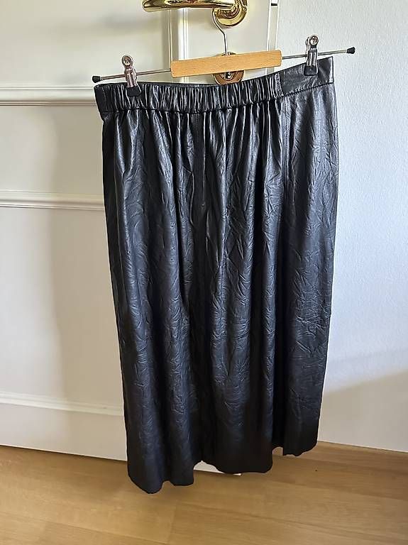 Jupes: Jupe Zadig voltaire 40 – Neuf (Voir description) à Pully par tarra26 3