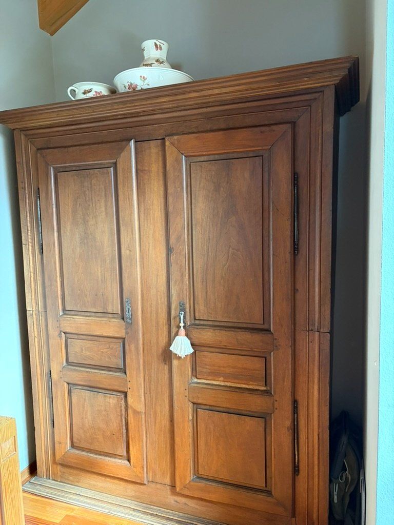 Armadi: Armoire savoyarde ancienne – Usato da Sion venduto da ber_zk6j 1