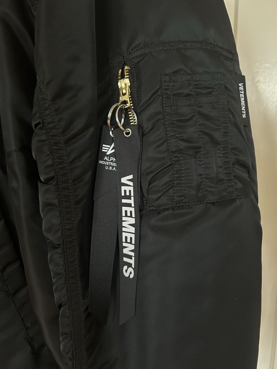 Giacche: Vetements Bomber – Nuovo (secondo la descrizione) da St. Gallen venduto da misvakall 1