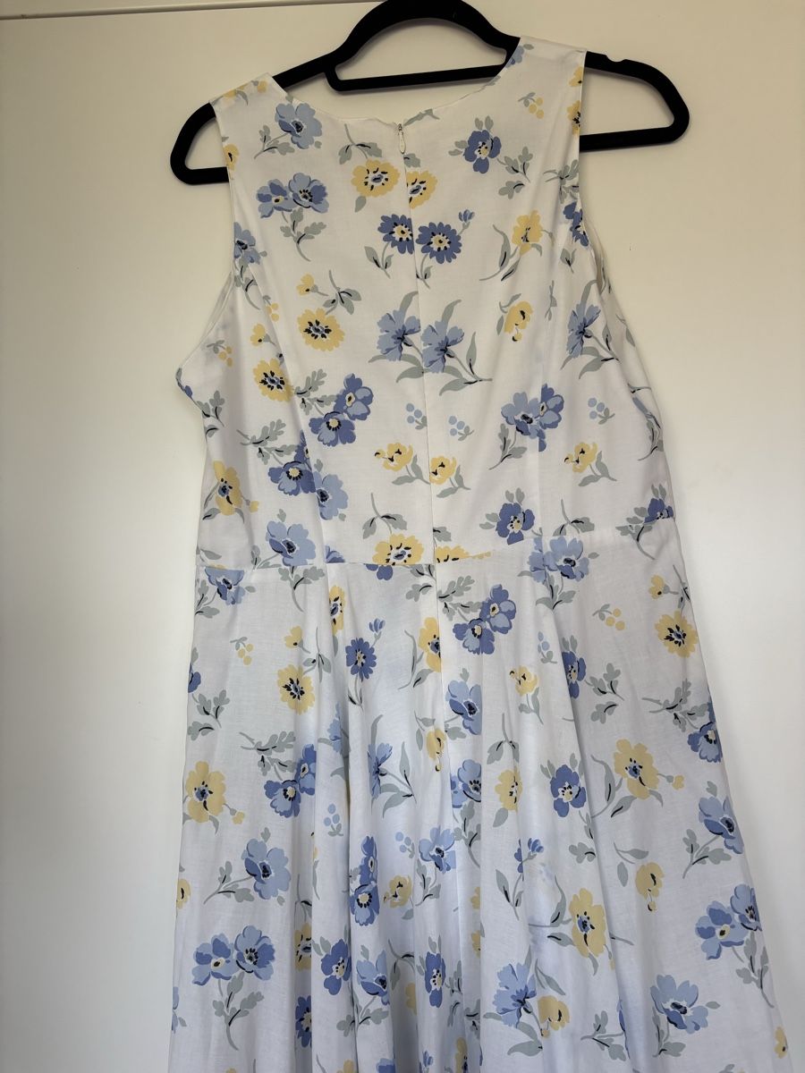Laura Ashley Robes: Robe vintage Laura Ashley blanche à fleurs – Neuf (Voir description) à Prilly par mai_ktw8 4