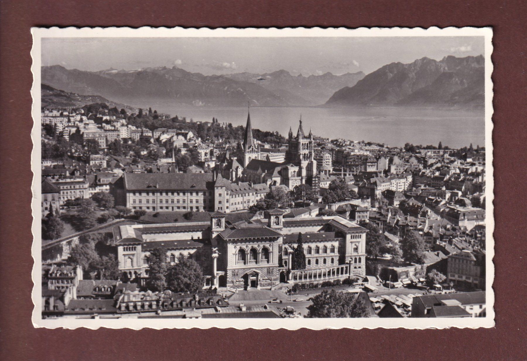 Cartoline postali: LAUSANNE - Vue aérienne - 1960 – Usato da Pully venduto da nicecards