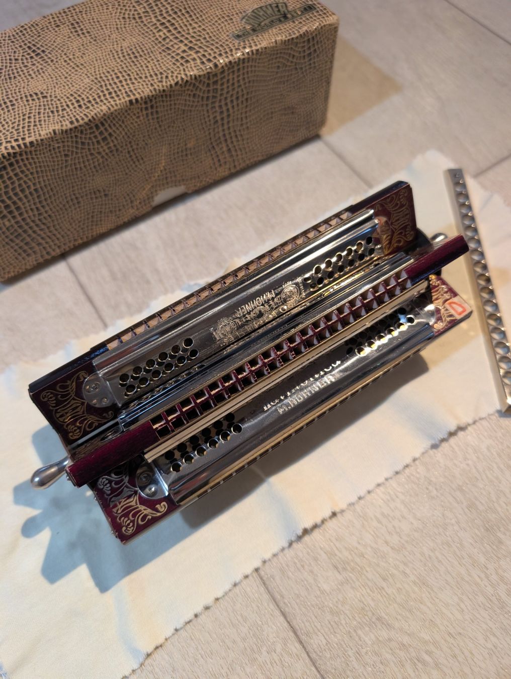 Hohner Musikinstrumente: Harmonica Hohner Sextet trémolo comme neuve – Gebraucht aus Versoix von Ginger_Bread