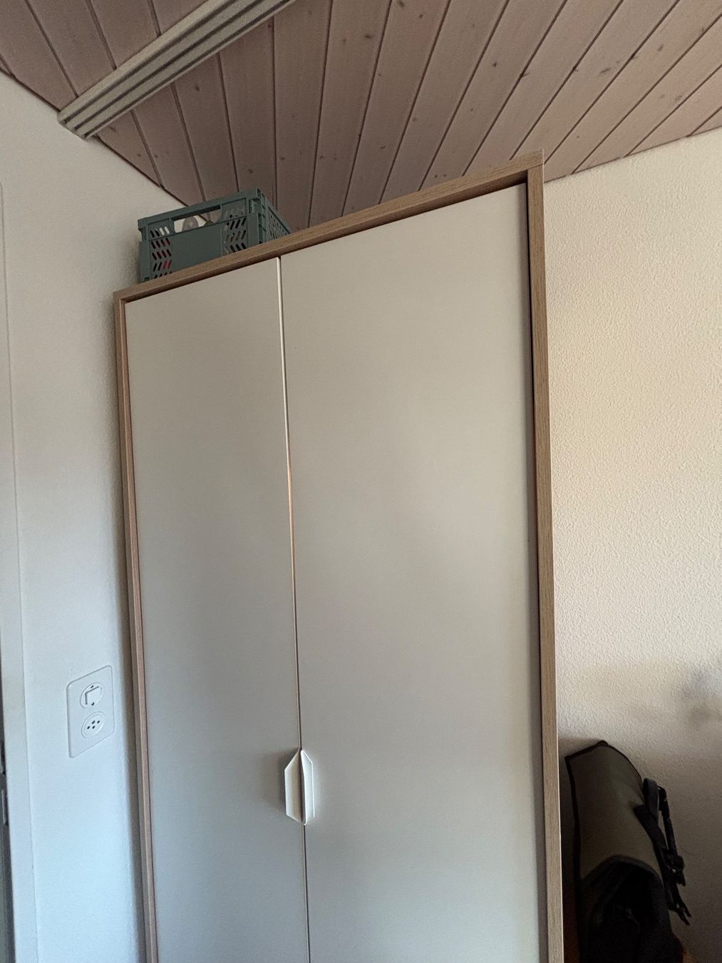 Ikea Armadi: IKEA ASKVOLL Kleiderschrank / wardrobe – Usato da Baden venduto da pau_shg6