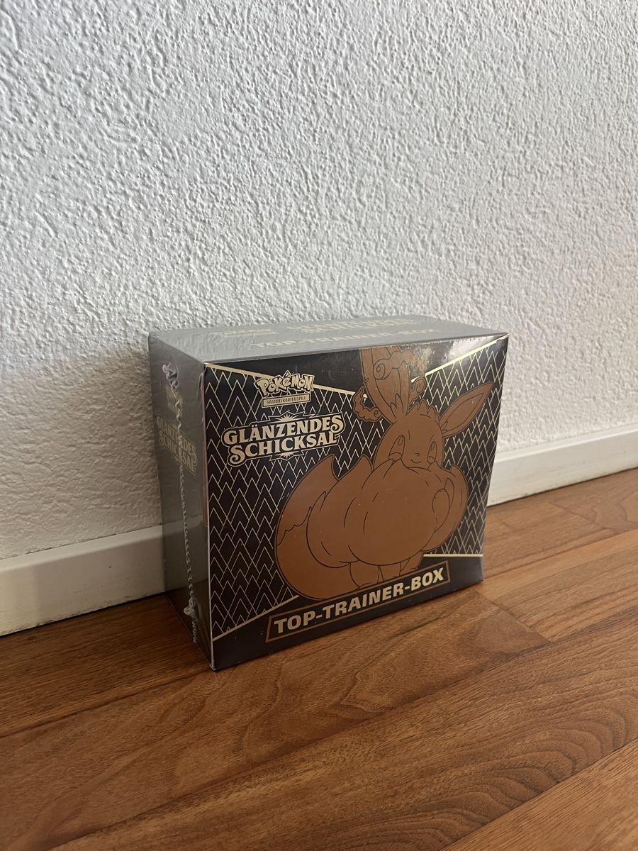 Pokémon Sammelbilder & Trading cards: Pokémon Glänzendes Schicksal Top-Trainer Box – Neu und originalverpackt aus Buochs von n0.w0 1