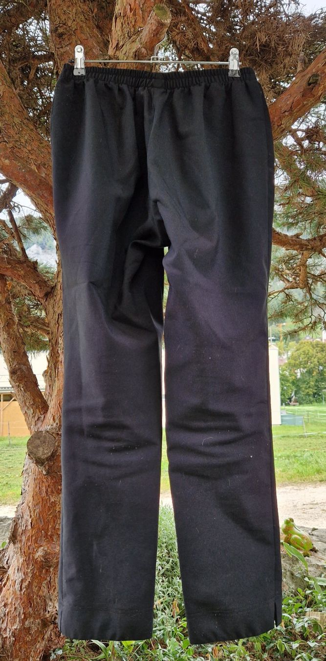Pantalons: Hose Stoff schwarz mit Gummizug-Bund,Gr. 38 – D'occasion à Siblingen par Vany_McDougall 1