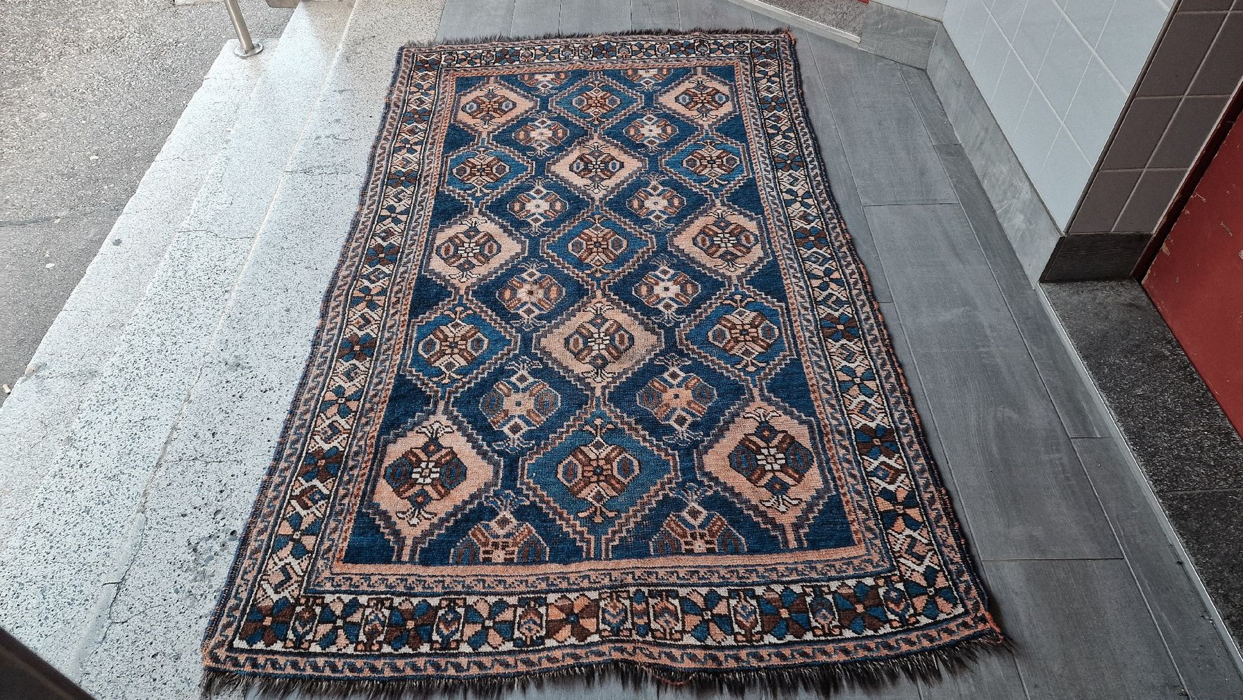 Tappeti: Antiker Teppich – Usato da BERN venduto da Intarsia