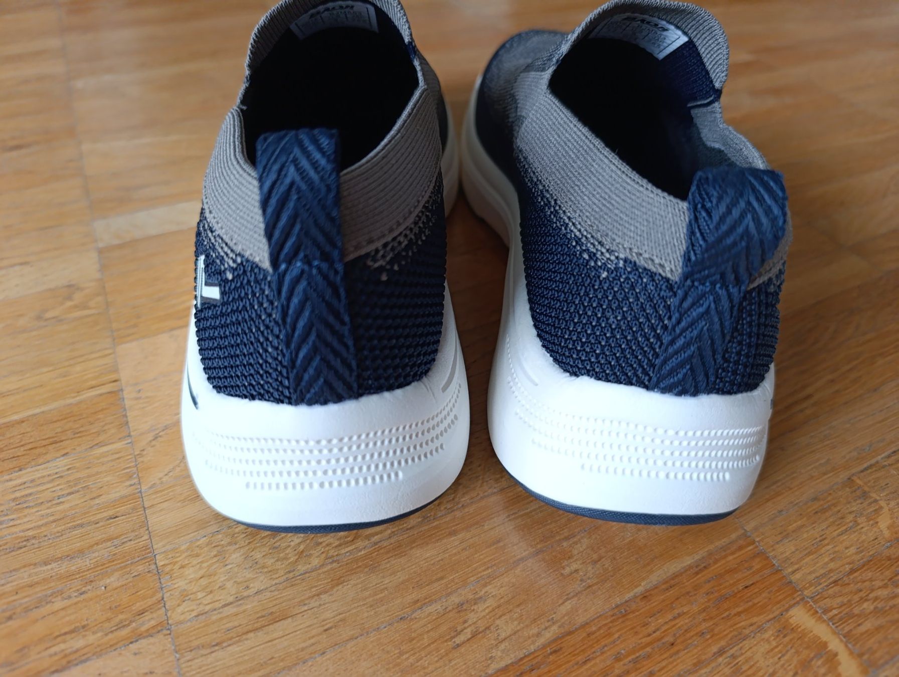 Herrenschuhe: Herren Sneakers leicht Gr. 42 Neu – Neu und originalverpackt aus Zürich von VorlonShadow 2