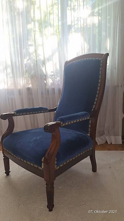 Poltrone: Sessel, neubezogen mit blaue Samt – Usato da Basel venduto da ueppig