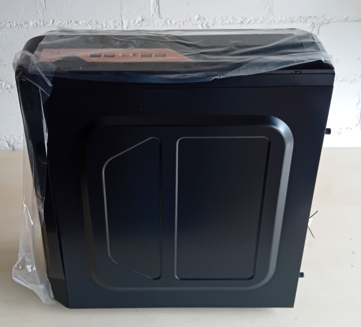 Gehäuse: PC-Gehäuse GamePlus – schwarz – Neu und originalverpackt aus Möriken AG von Restpostenking.ch 2