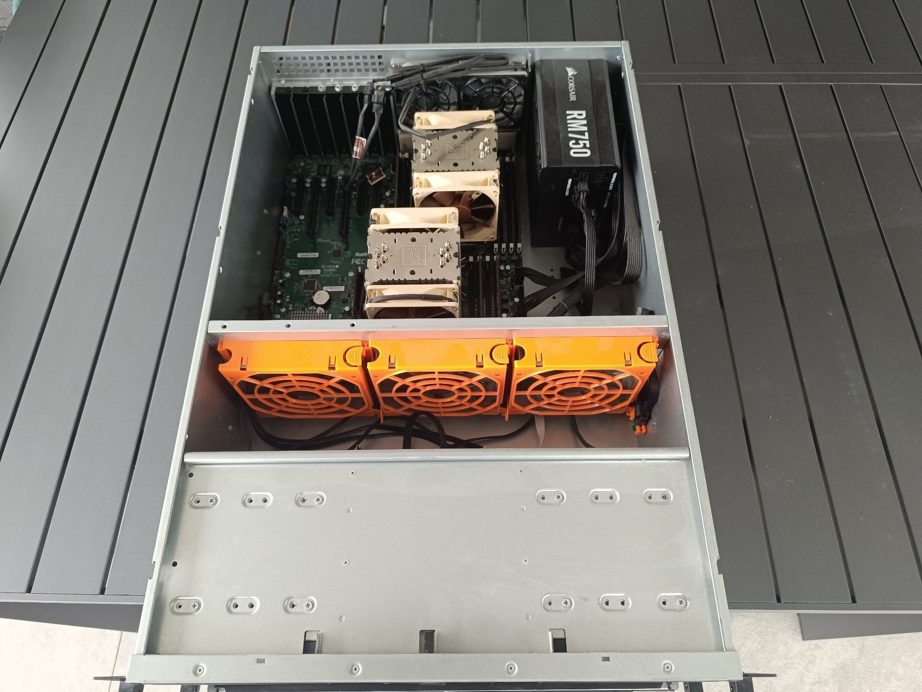 Supermicro Server: Supermicro X10DRi Server, 112GB RAM, 240GB SSD – Usato da Rothenthurm venduto da player9705