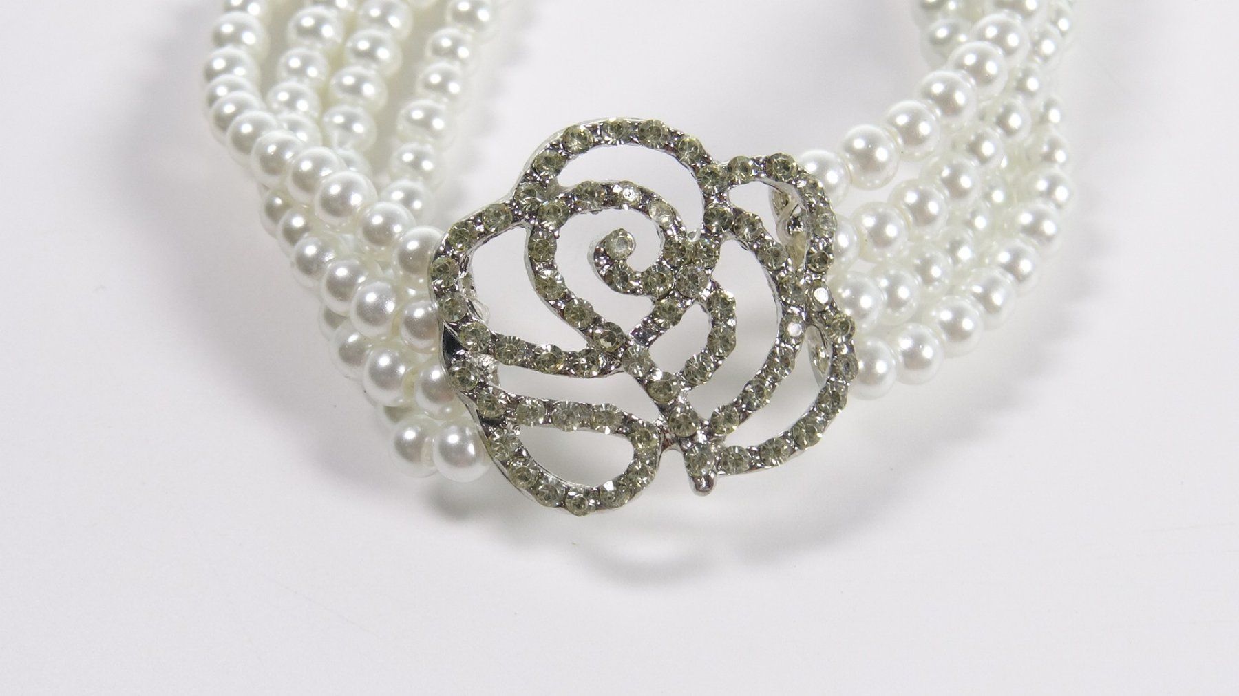 Sonstiger Schmuck: Restposten: 5 Perlenarmbänder mit Strass-Rose – Neu (gemäss Beschreibung) aus Wetzikon ZH von Bambiskus 2