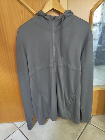 Herren Trainingsjacke Grösse 54 / XL / grau / neuwertig 