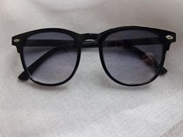 Schicke Sonnenbrille, klassisch, schwarz, top Zustand!
