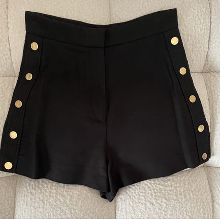 Short Sandro