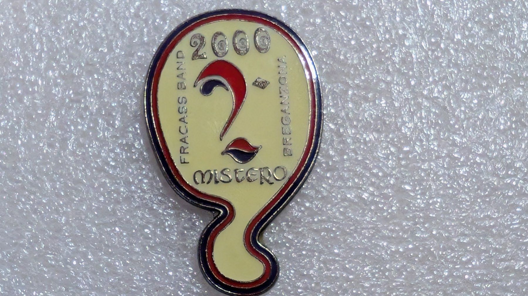 Placchette & Badge: Ansteckpin 272: 2000 Mistero – Usato da Oppligen venduto da Pin-Fall-Shop