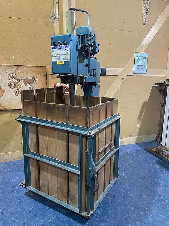 Tutte le macchine: Hydraulikpresse – Usato da Belp venduto da machrismo24