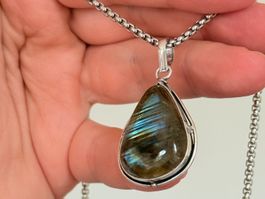 Collier avec pendentif labradorite forme goutte