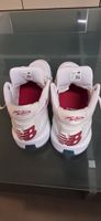 Neue New Balance Basketball-Schuhe 