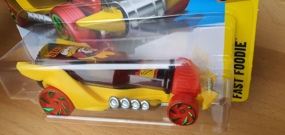 Hot Wheels 2025 Q Case HOT WHEENGS (Neu und originalverpackt) in Horgen