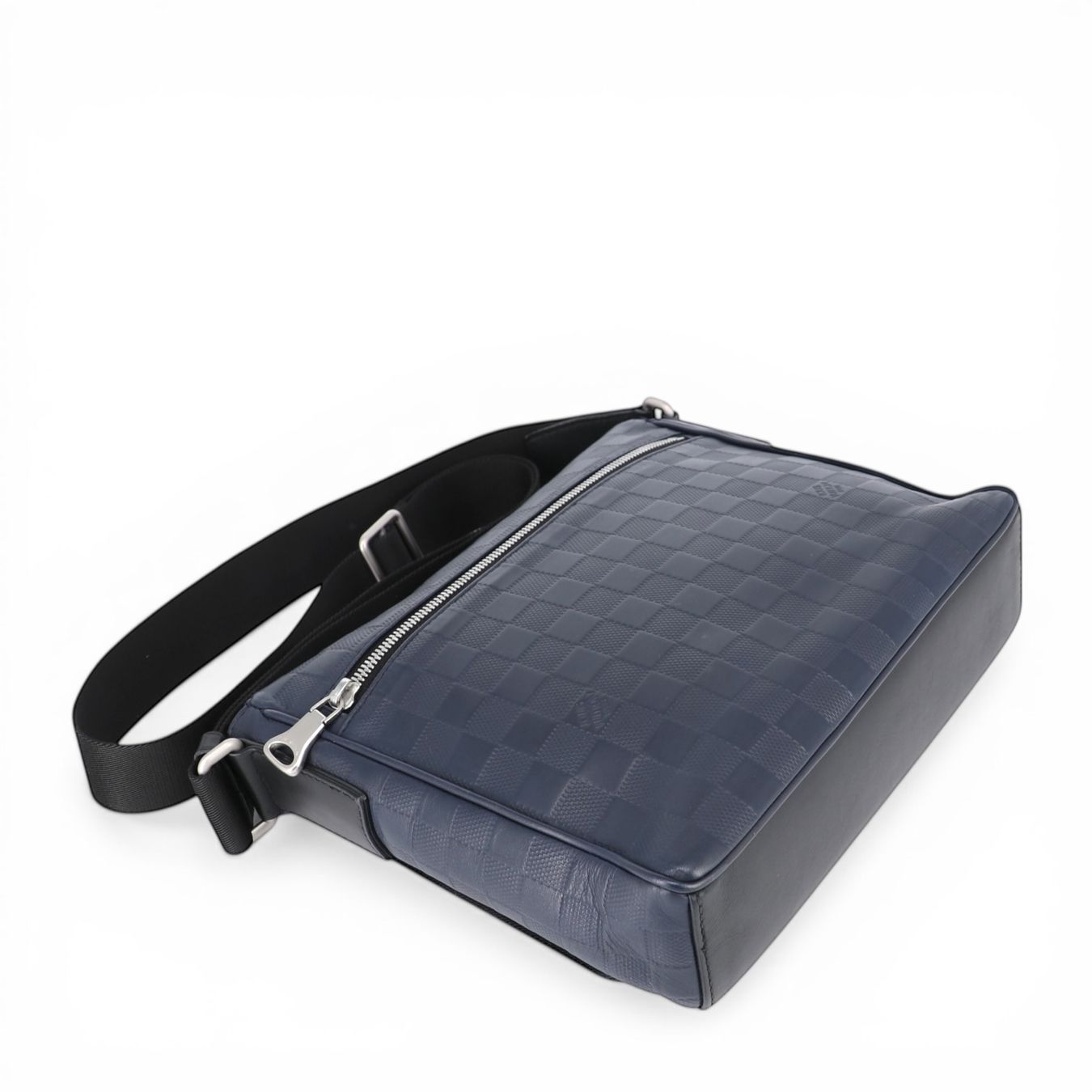 Louis Vuitton Taschen: Louis Vuitton District PM Damier Infini Messenger – Gebraucht aus Binningen von Designerlabels 9