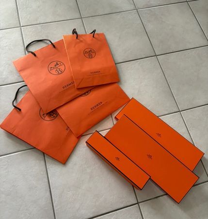 3 HERMES Schachteln und 4 Papiertaschen