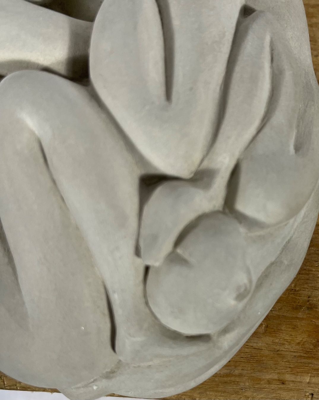 Skulpturen & Statuen: Schweizerschule Ligender paar Skulptur – Gebraucht aus Root von  5